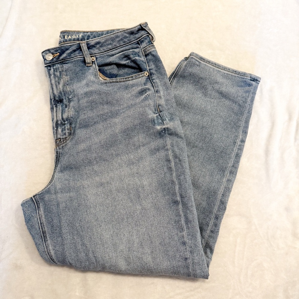American Eagle Outfitters High Rise Mom Jeans